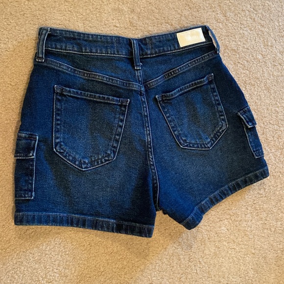 Hollister Curvy High Rise Mom Short - Picture 5 of 6